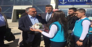 Başkan Ay Yüksekovaya Gitti