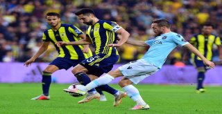 Spor Toto Süper Lig: Fenerbahçe: 0 - Medipol Başakşehir: 0 (İlk Yarı)