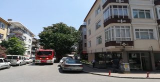 Binadan Yükselen Yoğun Duman, Paniğe Neden Oldu