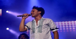 Edisin Binlerce Hayranı Büyükçekmeceye Akın Etti