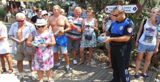 Polis, Turistlerin Rahat Gezebilmeleri İçin Harita Dağıttı