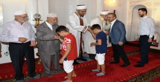 Turan, Bayram Namazını Baba Ocağında Kıldı