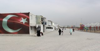 Suriyeliler Kampta Mutlu Ama Ülkelerine Dönmek İstiyor