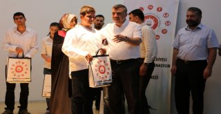 Kuran-I Kerimi Hatmeden Görme Engellerin Programında Duygusal Anlar