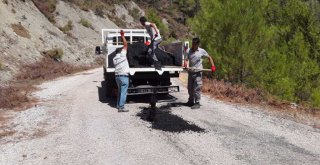 BÜYÜKŞEHİR, FİNİKE'DE YOL ONARIMLARI GERÇEKLEŞTİRDİ