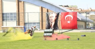 Jakem Komutanlığına Bağlı Köpeklerin Gösterileri Nefesleri Kesti