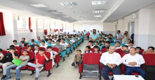 İmam Hatip Öğrencilerine İlk Dersi Rektör Gönüllü Verdi