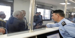 Filistin Devlet Başkanı Abbas Hacca Giden Filistinlileri Ziyaret Etti