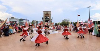 64 Ülkeden Gelen Kültür Elçileri, Danslarıyla Renkli Görüntüler Oluşturdu