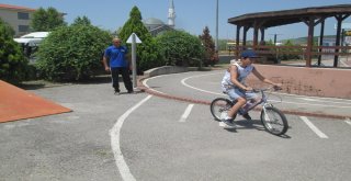 İzmit Belediyesinden 3 Ayda Bin Çocuğa Bisiklet Eğitimi