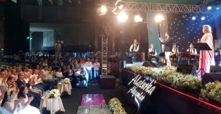 Kurtuluş Kutlamalarına Atlı Efeler Ve Trt Sanatçıları Damga Vurdu