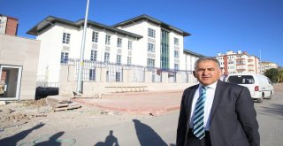 Başkan Memduh Büyükkılıç, Gesi Fatih Mahallesindeki Emniyet Binasını Gezdi