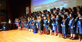 Düzce Üniversitesi Tıp Fakültesi Yeni Dönem Mezunlarını Vermenin Mutluluğunu Yaşadı