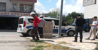 Motosiklet Elektrik Panosuna Çarptı: 2 Yaralı