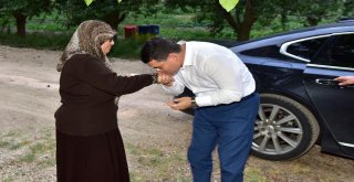 Tütüncüden Kore Gazisi Ve Eşine Çay Servisi