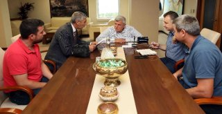 Başkan Karaosmanoğlu, Muhtarlarımızla Birlikte Çalışıyoruz”