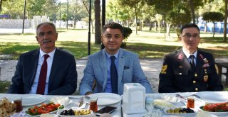 Başkan Kale Gazileri Unutmadı