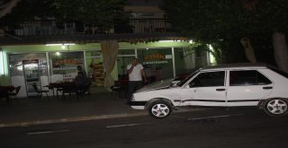 Kahvehane Önünde Oturan Vatandaşlar Ezilmekten Park Halindeki Araç Sayesinde Kurtuldu
