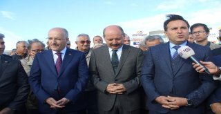Ayvalık Girişi Duble Yol Haline Geldi