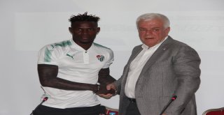 Bursaspor 3 Futbolcuyu Kadrosuna Kattı