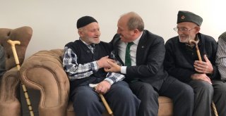 Karadağ Huzurevi Sakinlerinin Ellerini Öpüp Hayır Dualarını Aldı