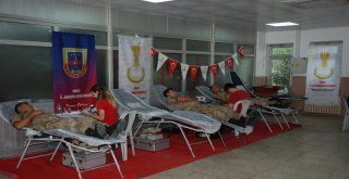 Adana İl Jandarma Komutanlığından Kan Bağışı Desteği