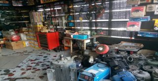 Maskeli Hırsızlar Girdikleri Servisten 150 Bin Liralık Makineyi Kısa Sürede Çaldılar