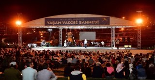 Beylikdüzü, Çerkes Kıyafetlerinin Zamanda Yolculuğuna Tanıklık Etti