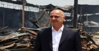 Yanan Fabrikanın Sahibi İle Çalışanları Gözyaşlarına Boğuldu