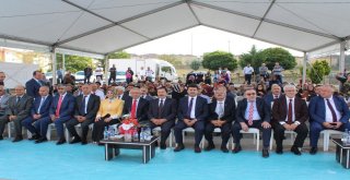 Sakaryada Milli Eğitim Müdürü, Eğitimin İlk Gününde Öğrencilerle Horon Oynadı