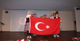 Öğrencilerden 15 Temmuz Şehitlerini Anma Programı