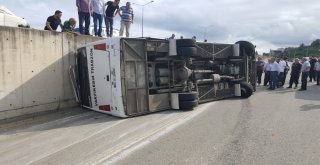 Trabzonda Kamyondan Kayan Direk Halk Otobüsünün İçine Girdi: 2 Ölü, 8 Yaralı