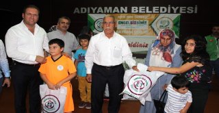 Yetim Çocuklar Bayramlıkla Sevindirildi