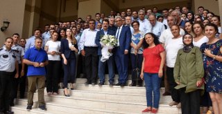 Yeldana Alkış Ve Gözyaşlarıyla Veda