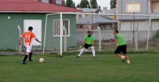 Van Büyükşehir Belediyespor Yöneticileri İle  Basınspor Arasında Dostluk Maçı