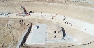 İmam Abdullah Türbesinin Minaresi Taşındı