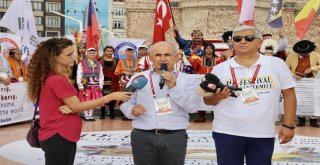 64 Ülkeden Gelen Kültür Elçileri, Danslarıyla Renkli Görüntüler Oluşturdu