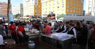 Bingöl Ticaretten Bin 500 Kişilik Aşure İkramı