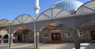 (Özel Haber) Dernek Başkanı Camide İmamın Üzerine Yürüdü, Araya Cemaat Girdi