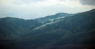 Munzur Dağı Zirvelerine Kar Yağdı