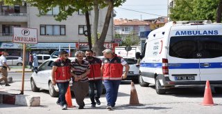 (Özel Haber) 2 Çocuğun Gözü Önünde Öldürüp, Halıya Sarıp Araziye Attılar