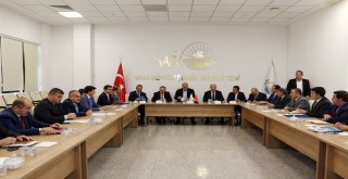 Vali Zorluoğlu, Belediye Bürokratlarıyla Bir Araya Geldi