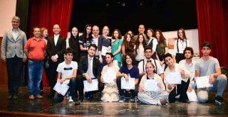 Adanada Liseli Gençler Tiyatroya Doydu