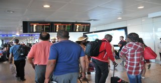 Bayram Yoğunluğu Havayolu Şirketlerinin Yüzünü Güldürdü