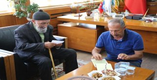 Sattığı Samanın Parasını Ay-Yıldız Şeklindeki Camiye Bağışladı