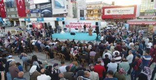 Erzincan Belediyesinden Vatandaşlara Aşure İkramı
