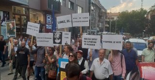 Kosovalılar Siyasilerin Adaletten Elini Çekmesini İstedi