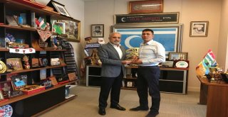 Şehit Halisdemirin Kardeşi, Yalçın Topçuyu Ziyaret Etti