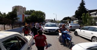 Velilerin Yola Açılan Kapı İsyanı