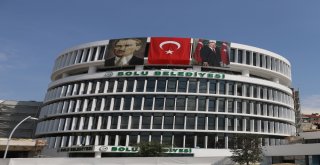 Boluda 45 Yıllık Belediye Binası Törenle Yıkıldı